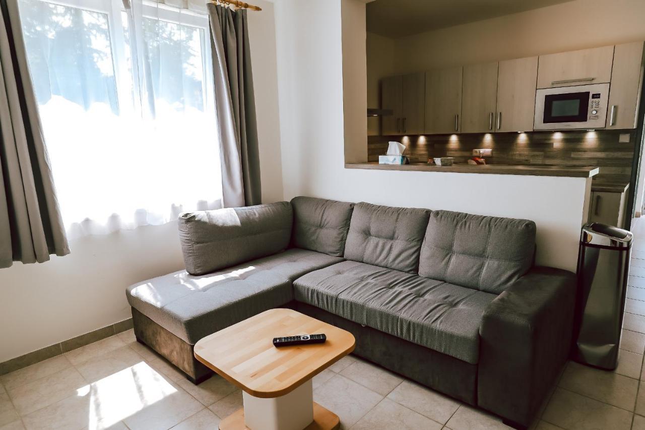 Chaty A Apartmany Hracholusky Kemp Kosatka Pnovany エクステリア 写真
