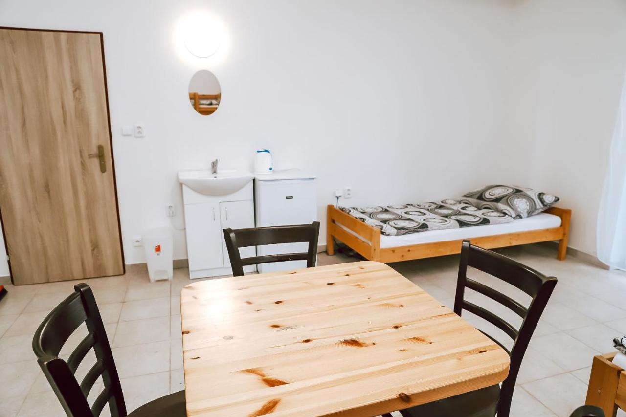 Chaty A Apartmany Hracholusky Kemp Kosatka Pnovany エクステリア 写真